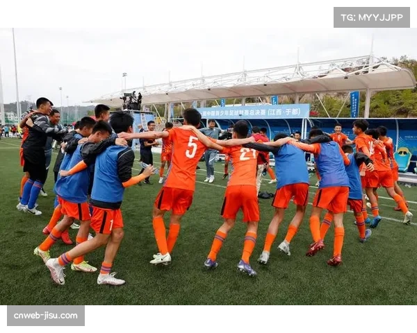 德甲俱乐部通过足球教育推动社区发展与社会责任实践 德甲俱乐部通过足球教育推动社区发展与社会责任实践