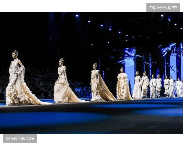 水之极酒店首创水下时装周特种面料惊艳亮相引领未来潮流新风尚