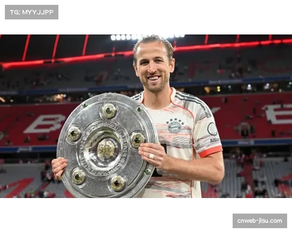 凯恩获评《踢球者》年度人物,2025年度轰入60球创生涯新高 凯恩获评《踢球者》年度人物,2025年度轰入60球创生涯新高