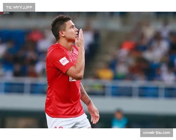 伯恩茅斯2850万欧签下拉扬，首秀即贡献进球